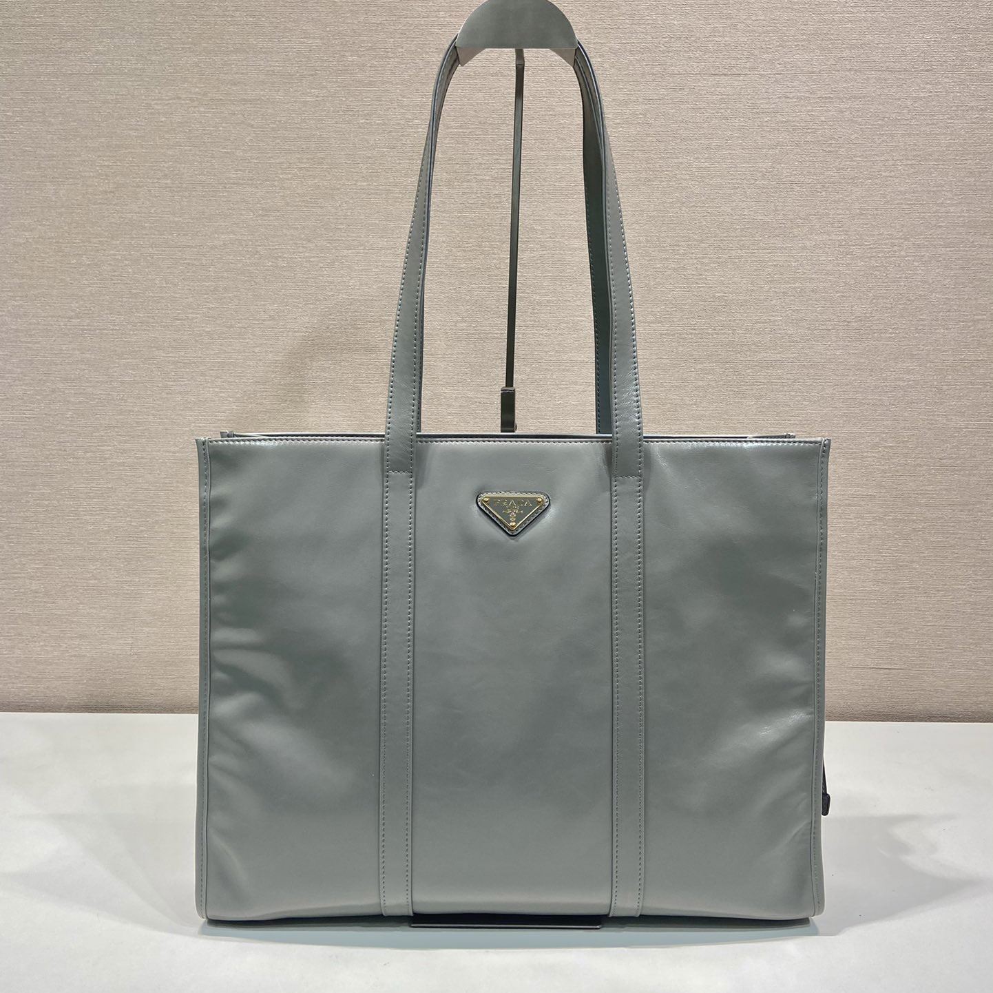 Pra*a top handle bags